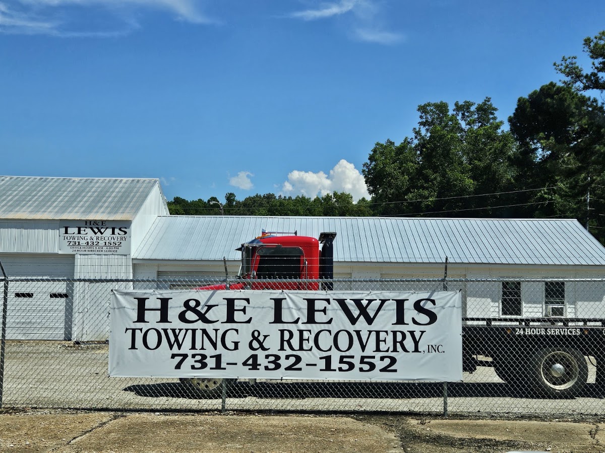 H&E Lewis Towing & Recovery, Inc., photographed by a Google contributor